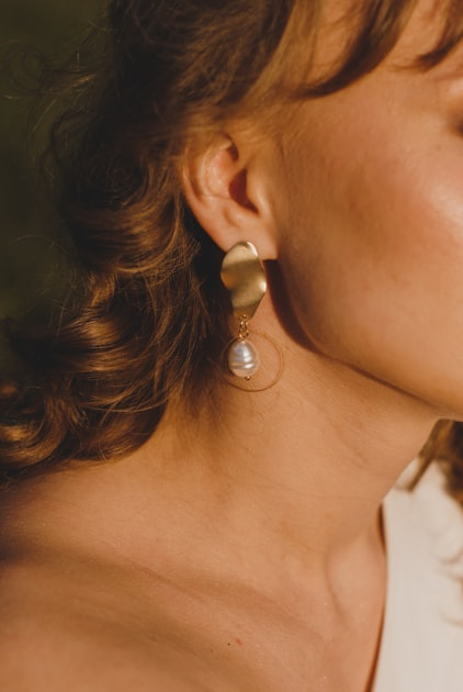 The Charm of Minimalist Jewelry